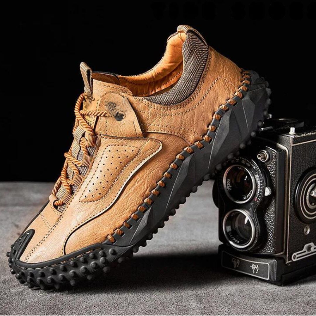 Robust outdoor lace-up shoes with studded tread