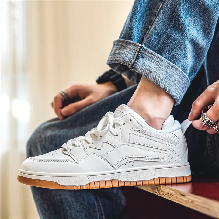 Retro low-top trainers with contrasting details