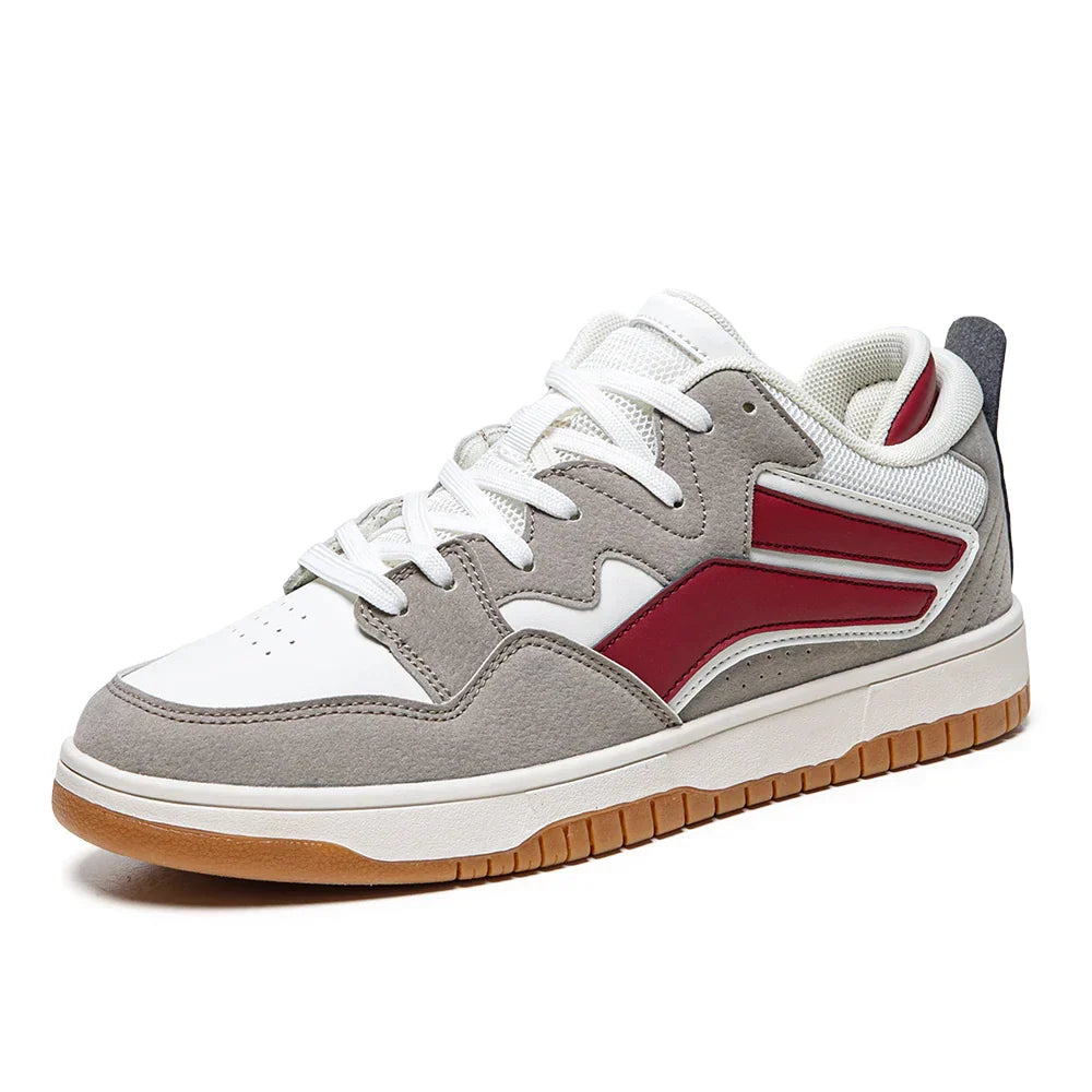 Retro low-top trainers with contrasting details