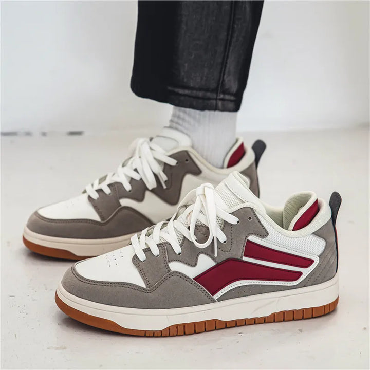 Retro low-top trainers with contrasting details