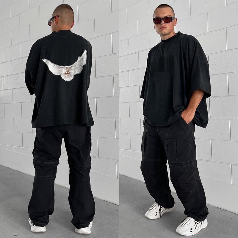 Retro-Inspired Loose Fit T-Shirt Featuring Charming Pigeon Design