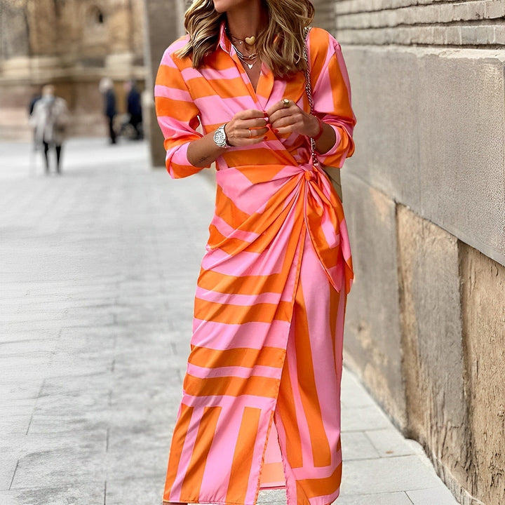 FAYE - Stilfuld farverig kjole