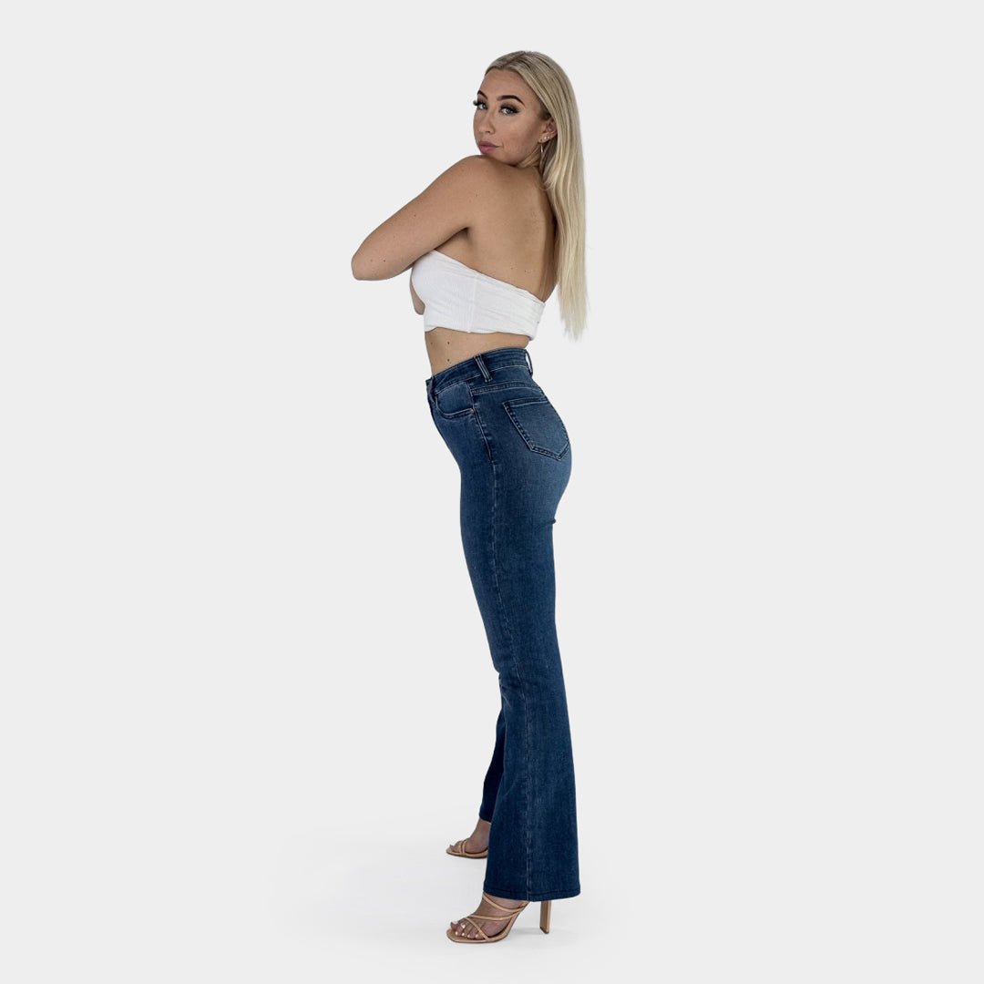 Indigo Impact Flare Fit Jeans - Elevate Your Style!