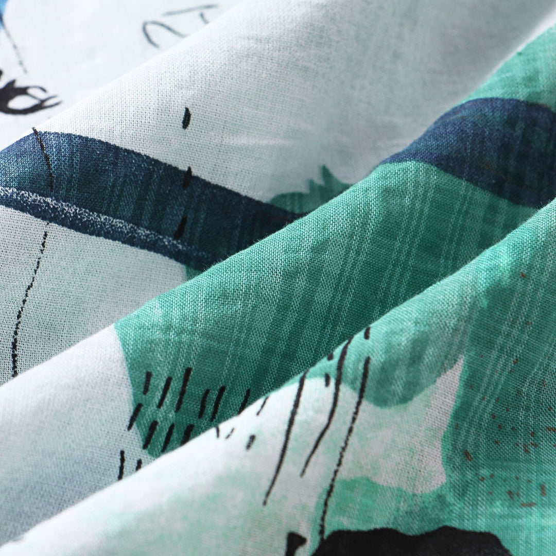Stylish Short-Sleeve Casual Shirt with Eye-Catching Abstract Design
